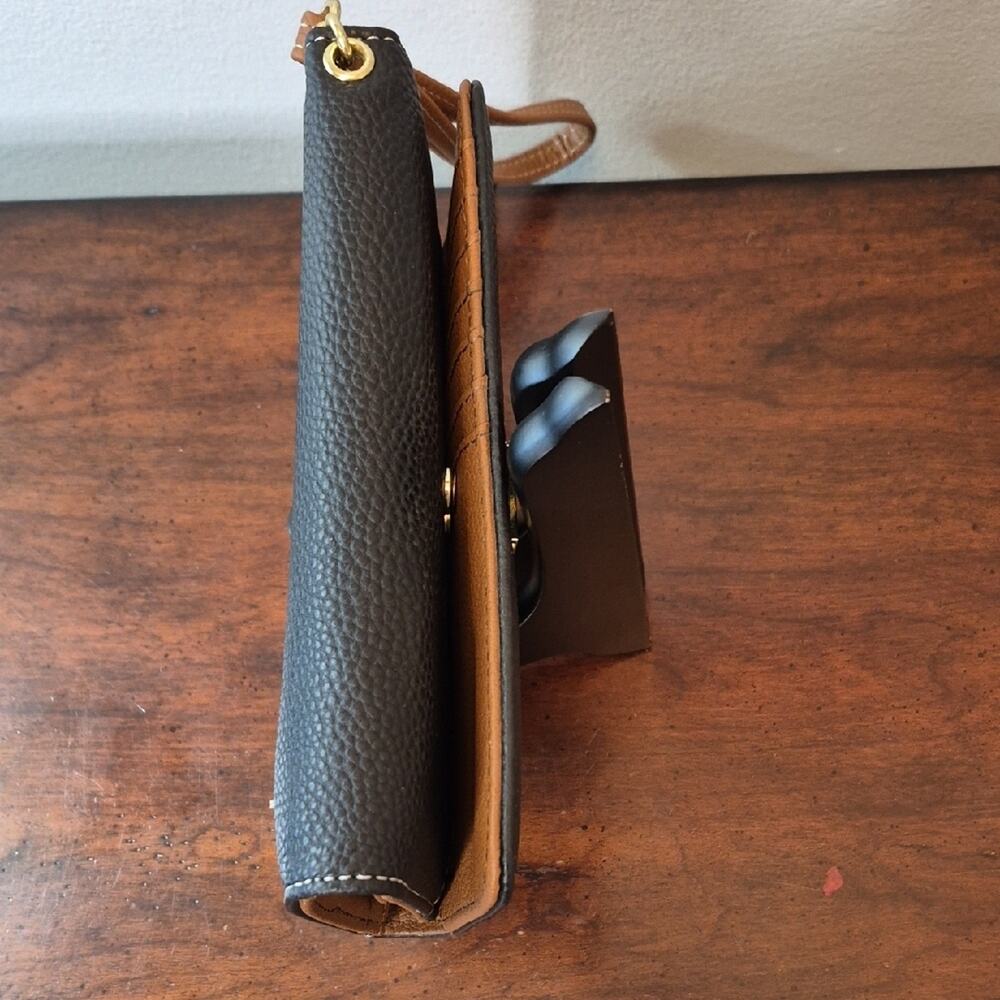 Stone Mountain Accessories Black Pebbled Wristlet Wallet with Tan Strap - Picture 11 of 16
